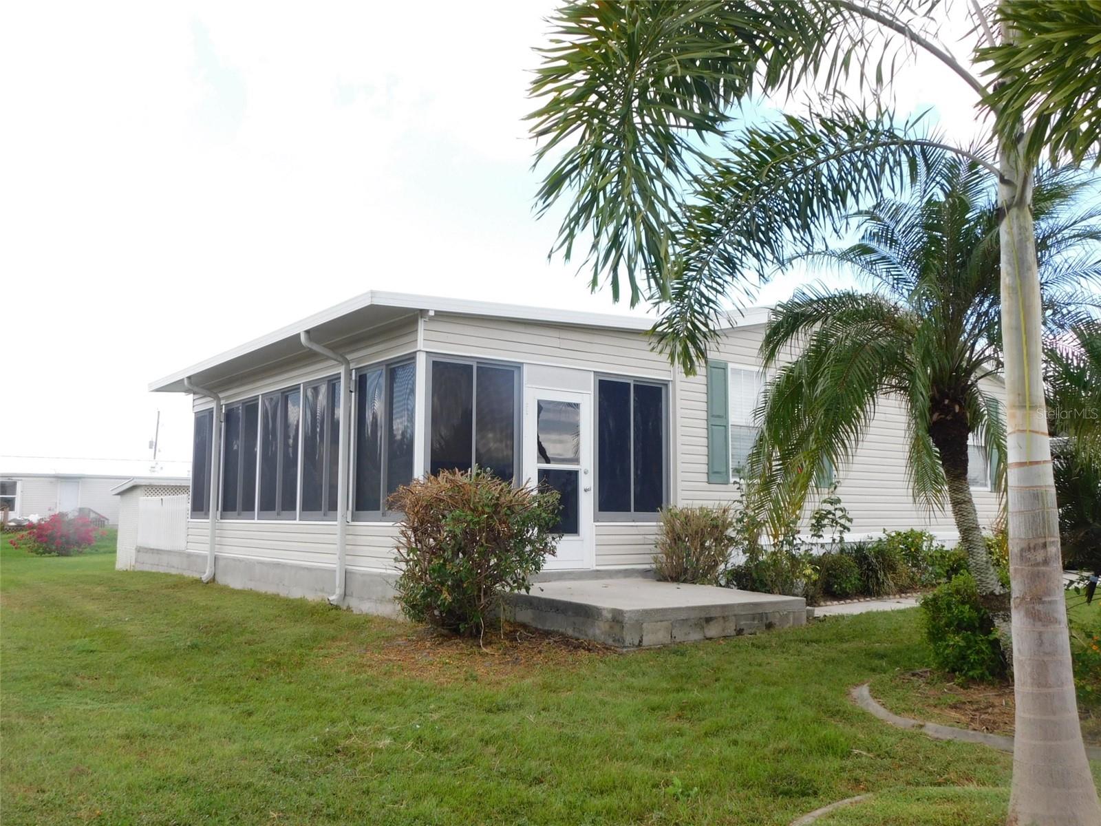 11739 Sw Lemon Ave Property Photo 3