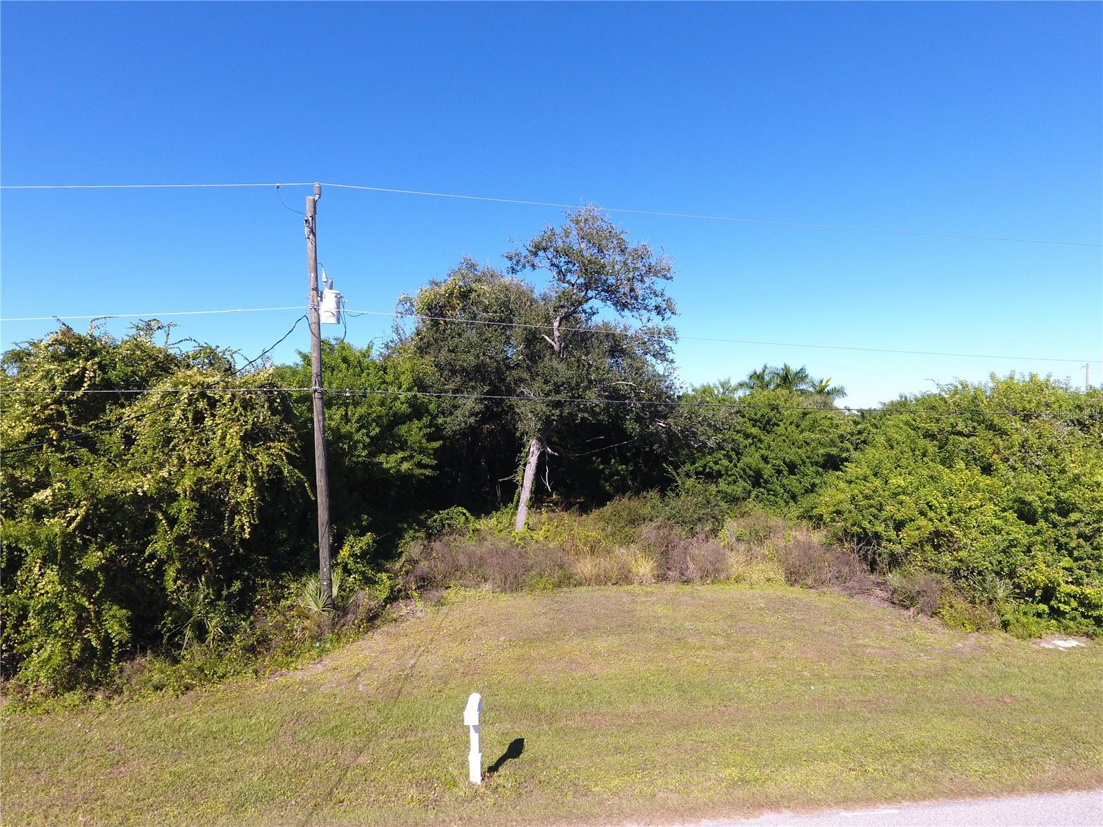 394 Albatross Rd Property Photo 2
