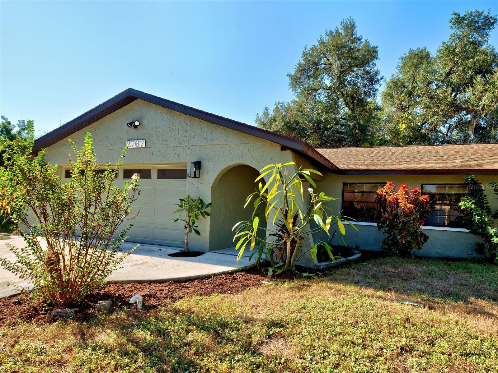 2767 Sally Ln Property Photo 3