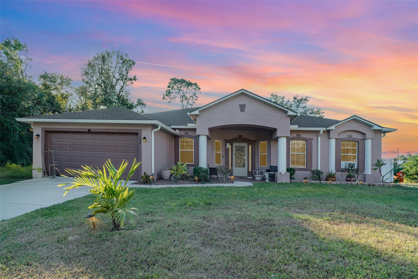 249 FERDON CIR Property Photo 1