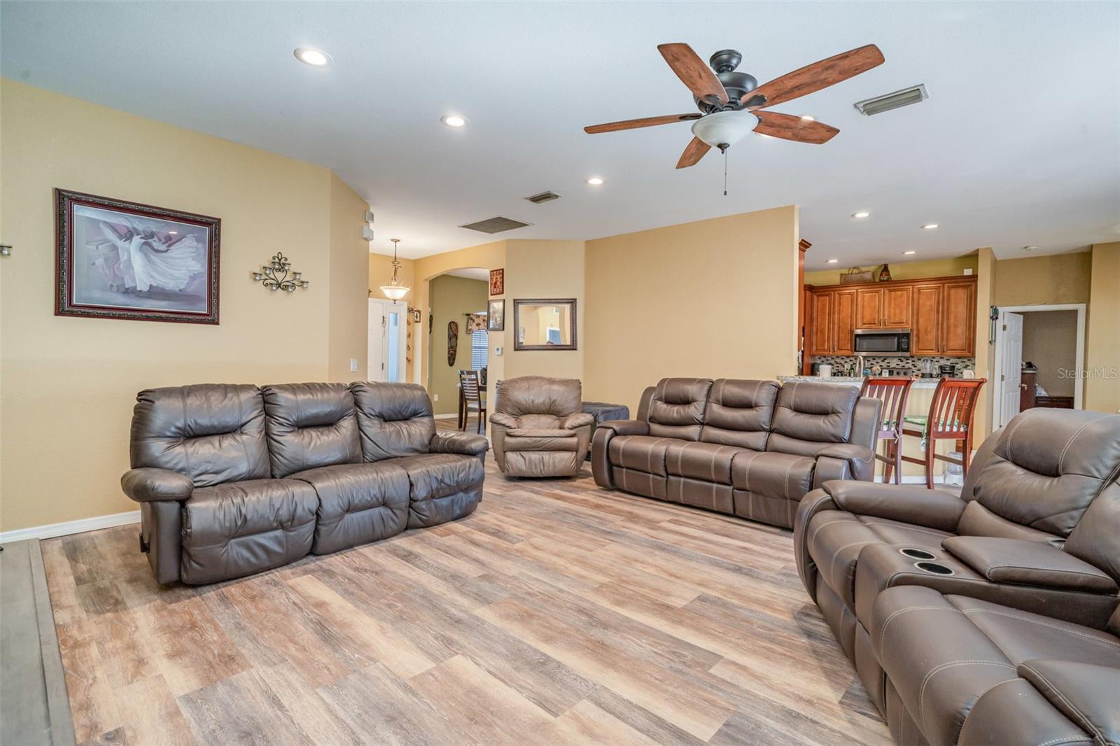 249 Ferdon Cir Property Photo 6