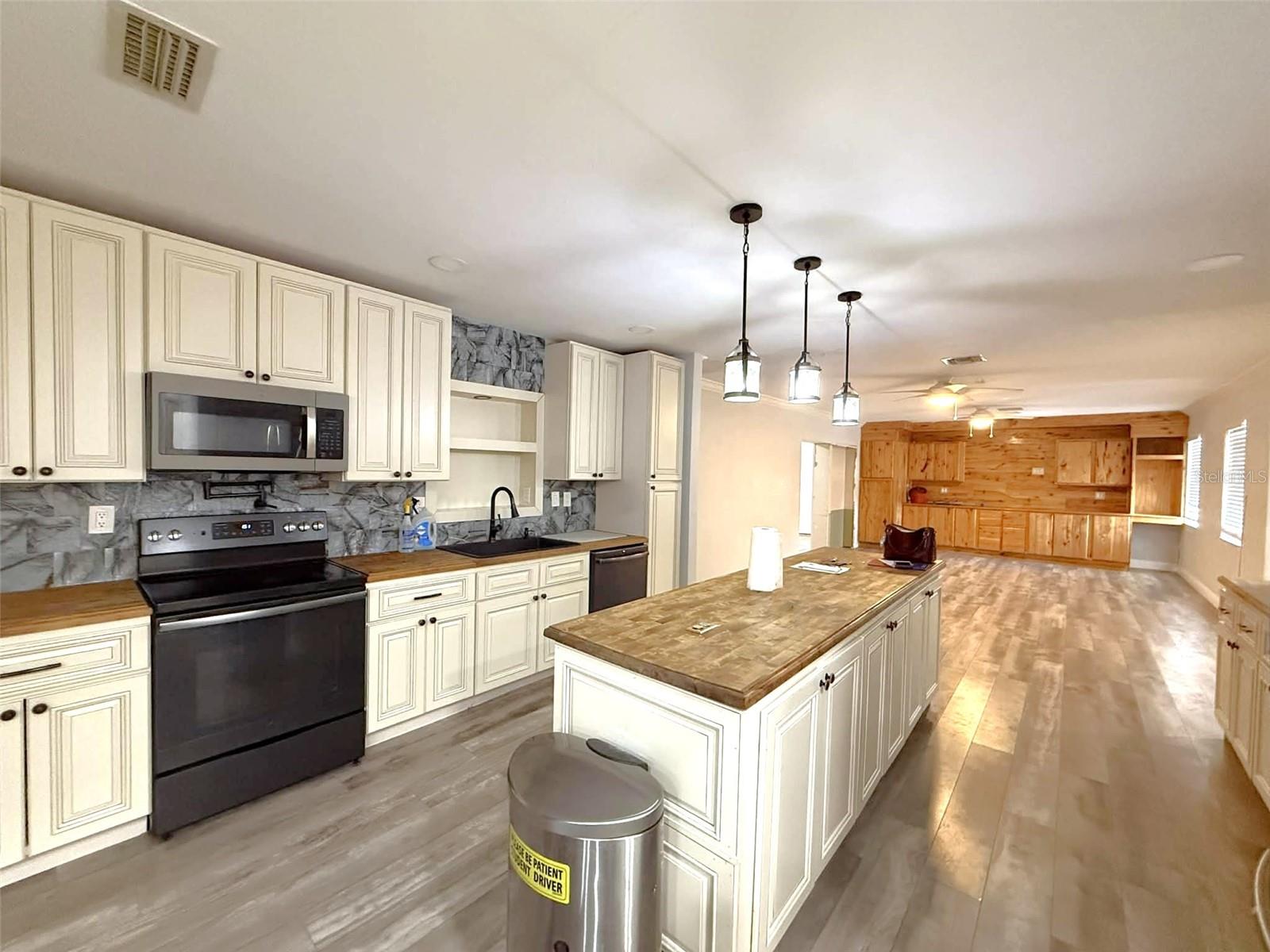 22508 Bolanos Ct Property Photo 5
