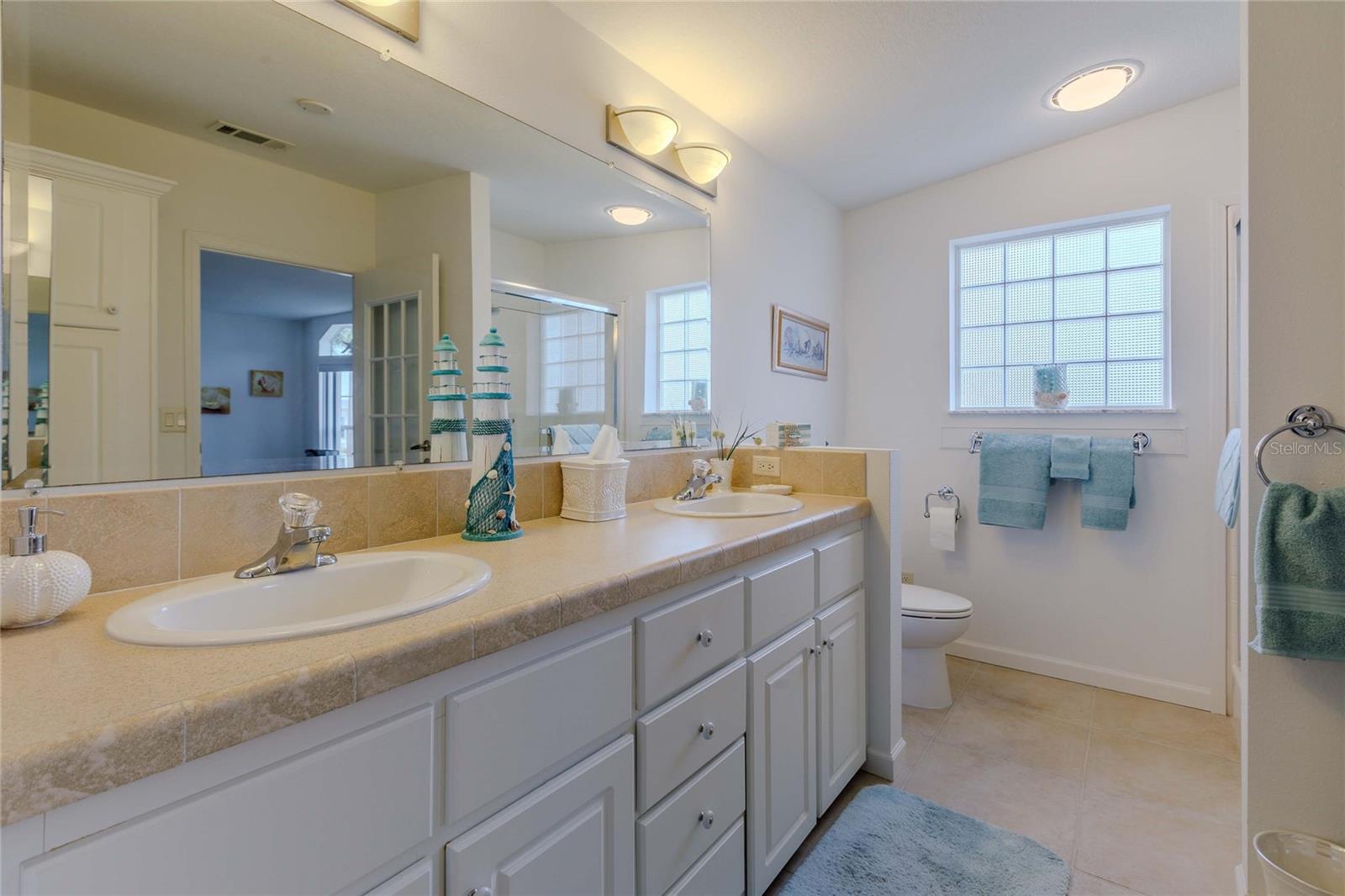 2100 Kings Hwy #200 Property Photo 18