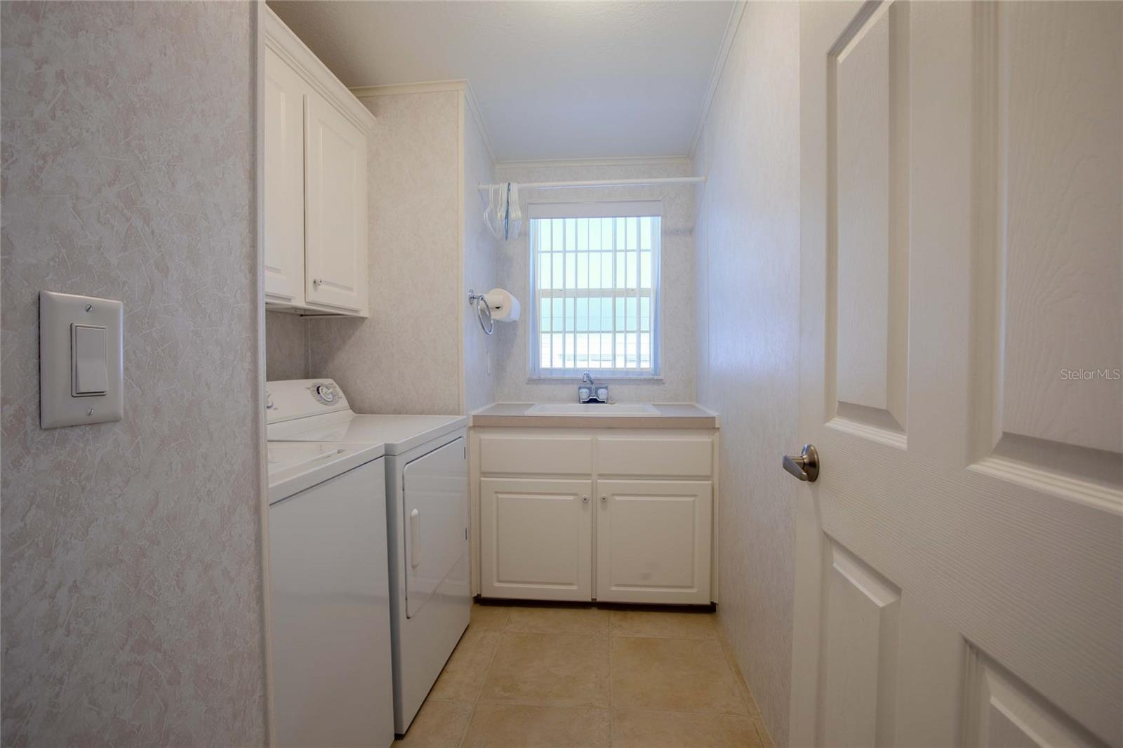 2100 Kings Hwy #200 Property Photo 38