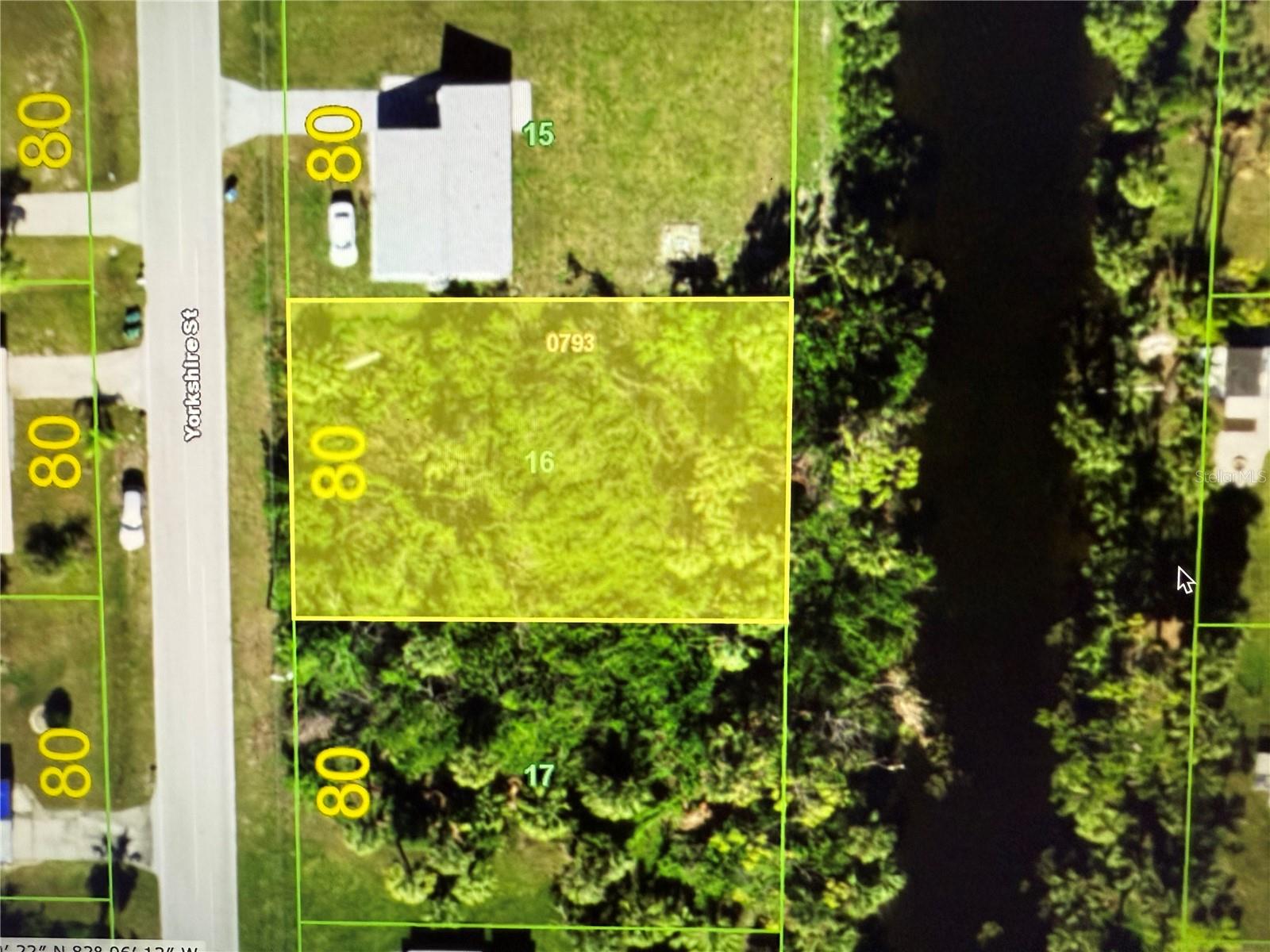 1402 Yorkshire St Property Photo 1