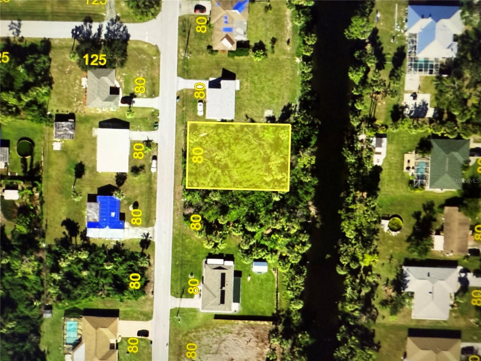 1402 Yorkshire St Property Photo 5