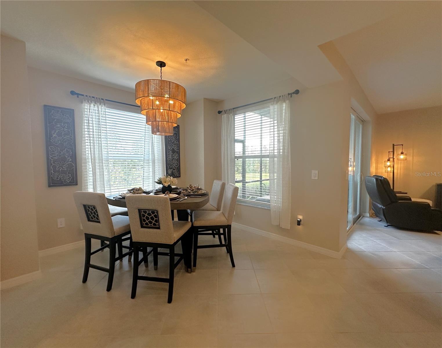 14221 Heritage Landing Blvd #2014 Property Photo 5