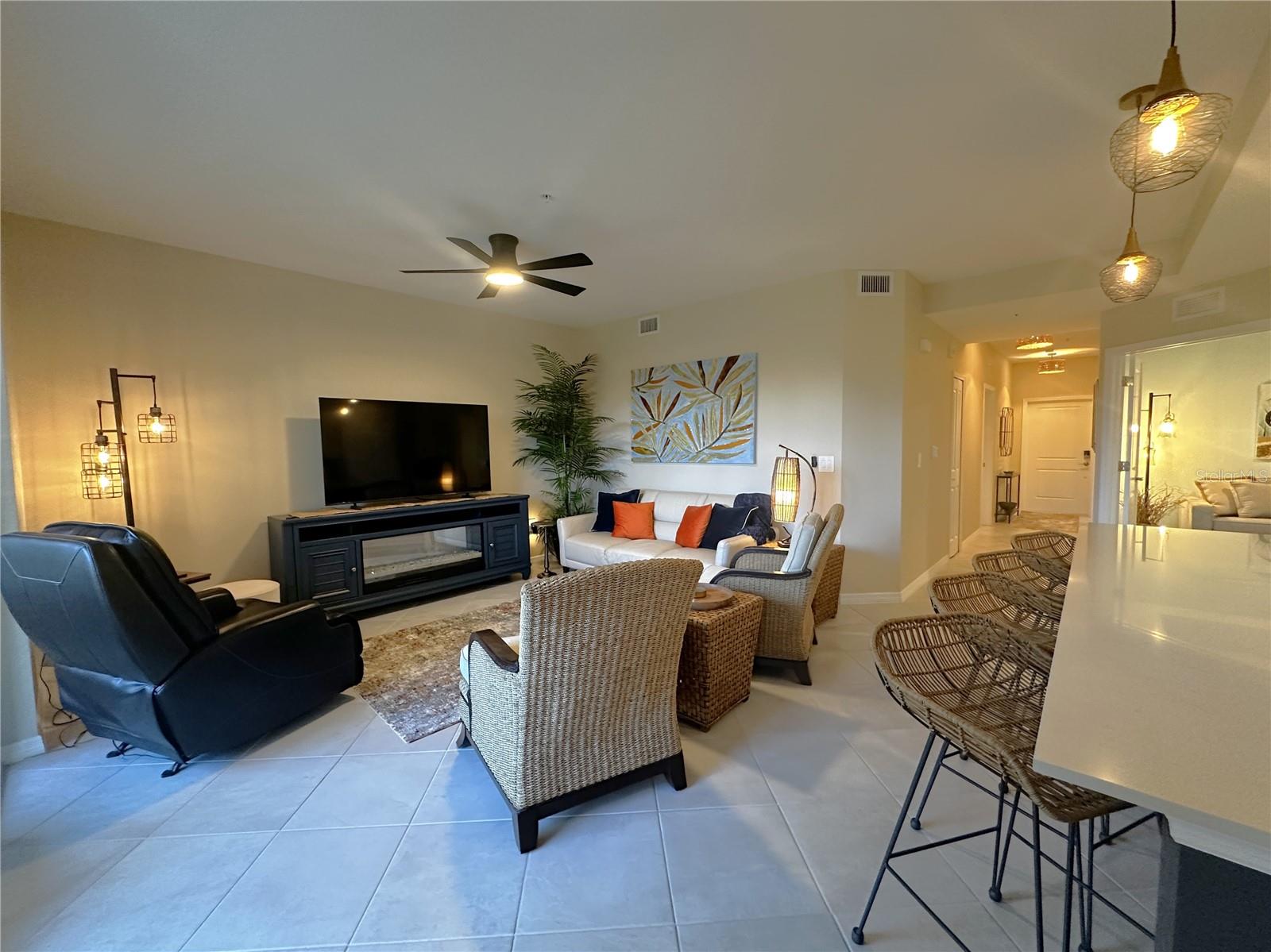 14221 Heritage Landing Blvd #2014 Property Photo 10