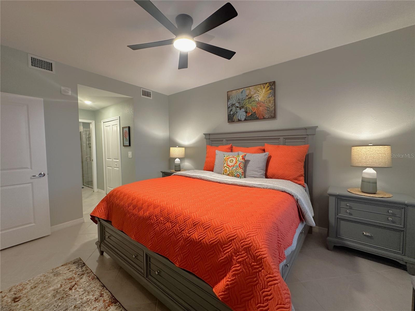 14221 Heritage Landing Blvd #2014 Property Photo 16