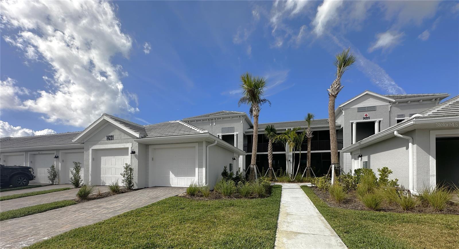 14221 Heritage Landing Blvd #2014 Property Photo 28