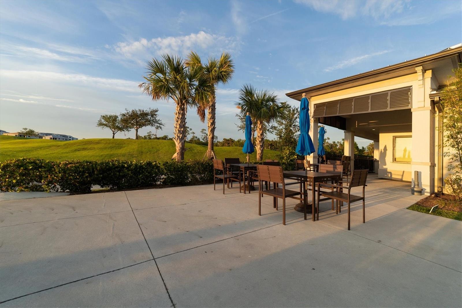 14221 Heritage Landing Blvd #2014 Property Photo 49