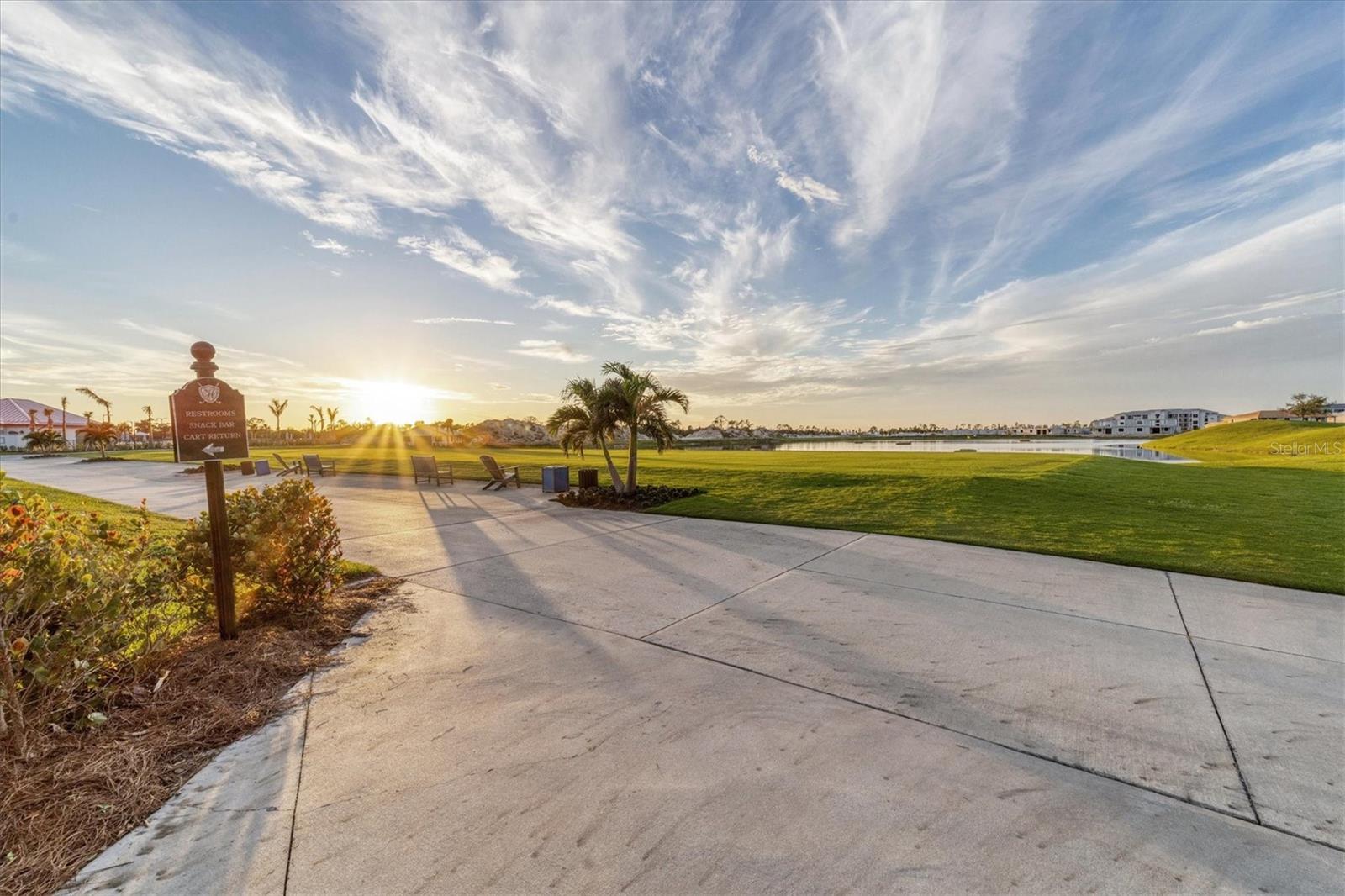 14221 Heritage Landing Blvd #2014 Property Photo 50