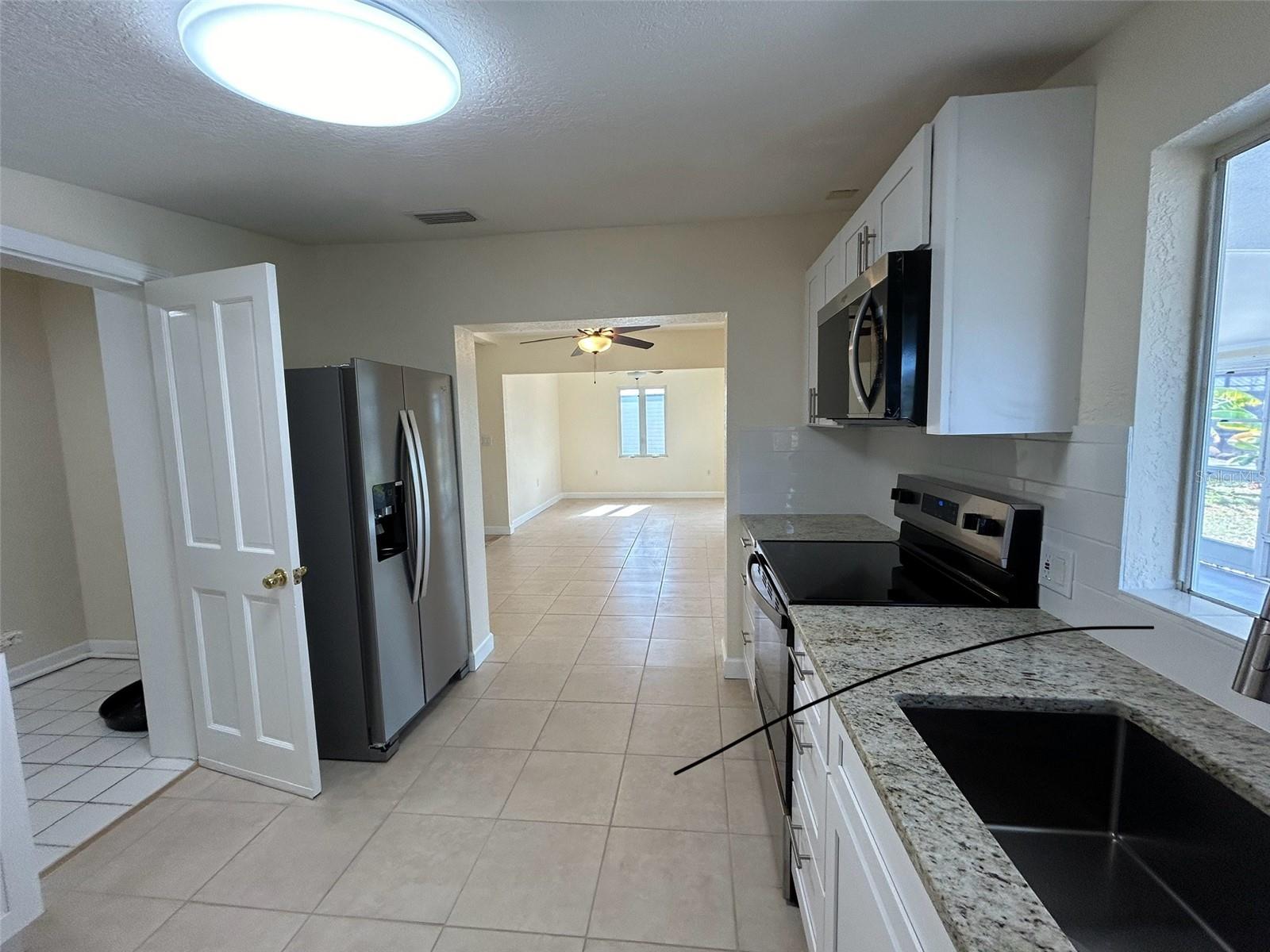 4127 Gardner Dr Property Photo 28