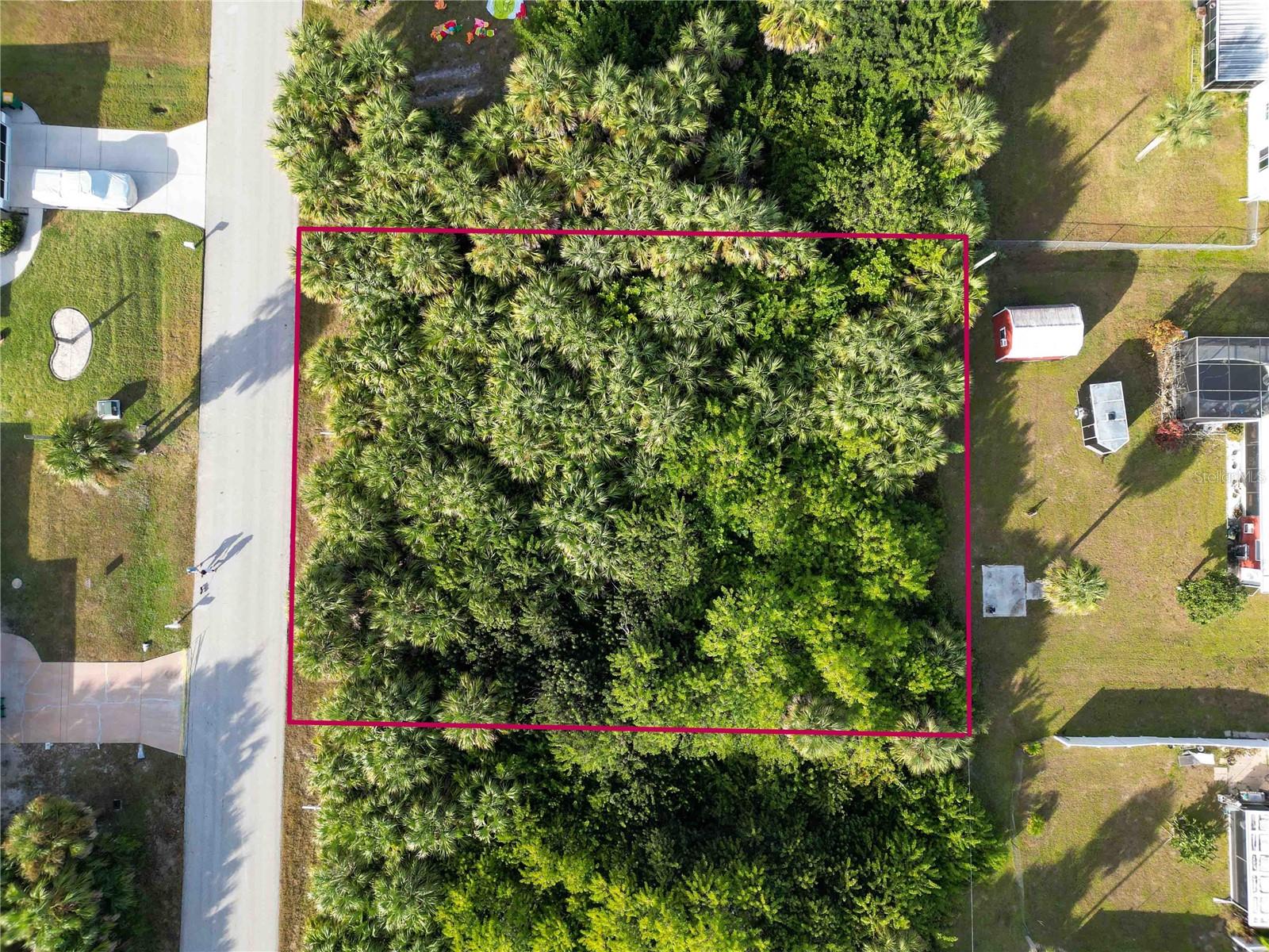 18699 Ashcroft Cir Property Photo 2