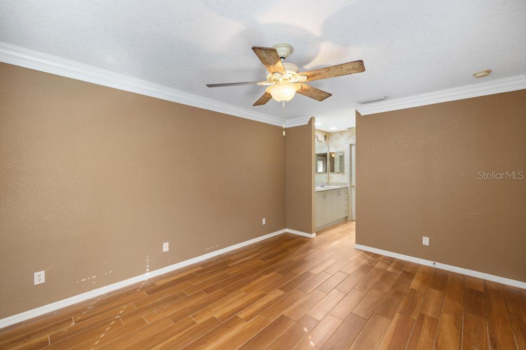 19310 Water Oak Dr #103 Property Photo 21