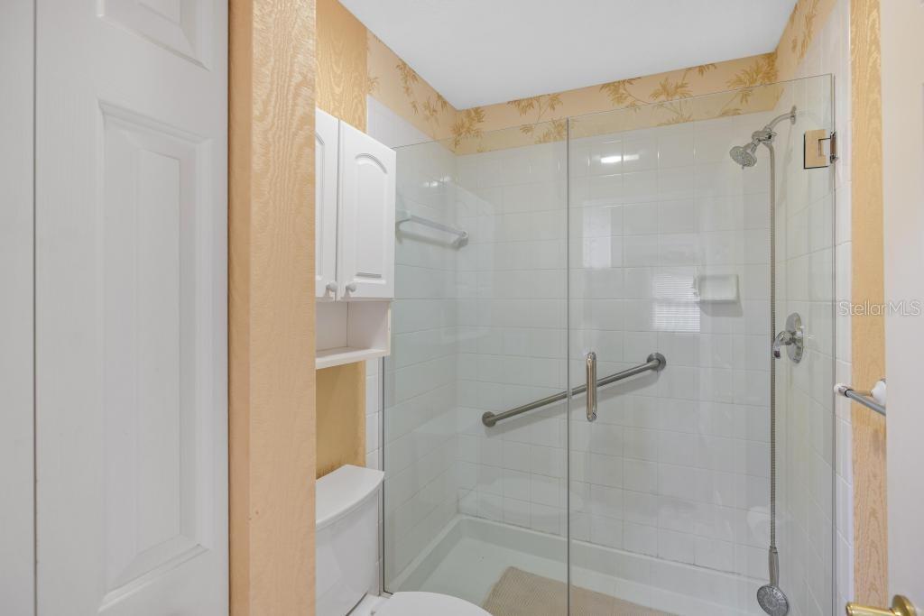 19310 Water Oak Dr #103 Property Photo 23