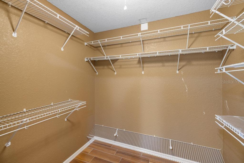 19310 Water Oak Dr #103 Property Photo 24