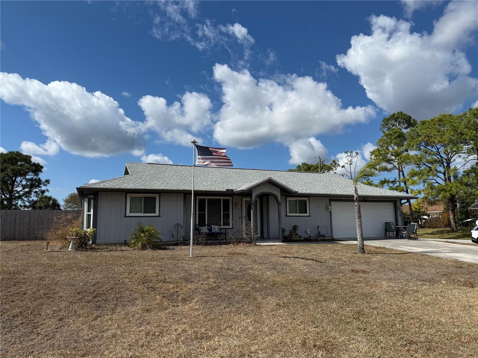 2987 N Biscayne Dr Property Photo 2