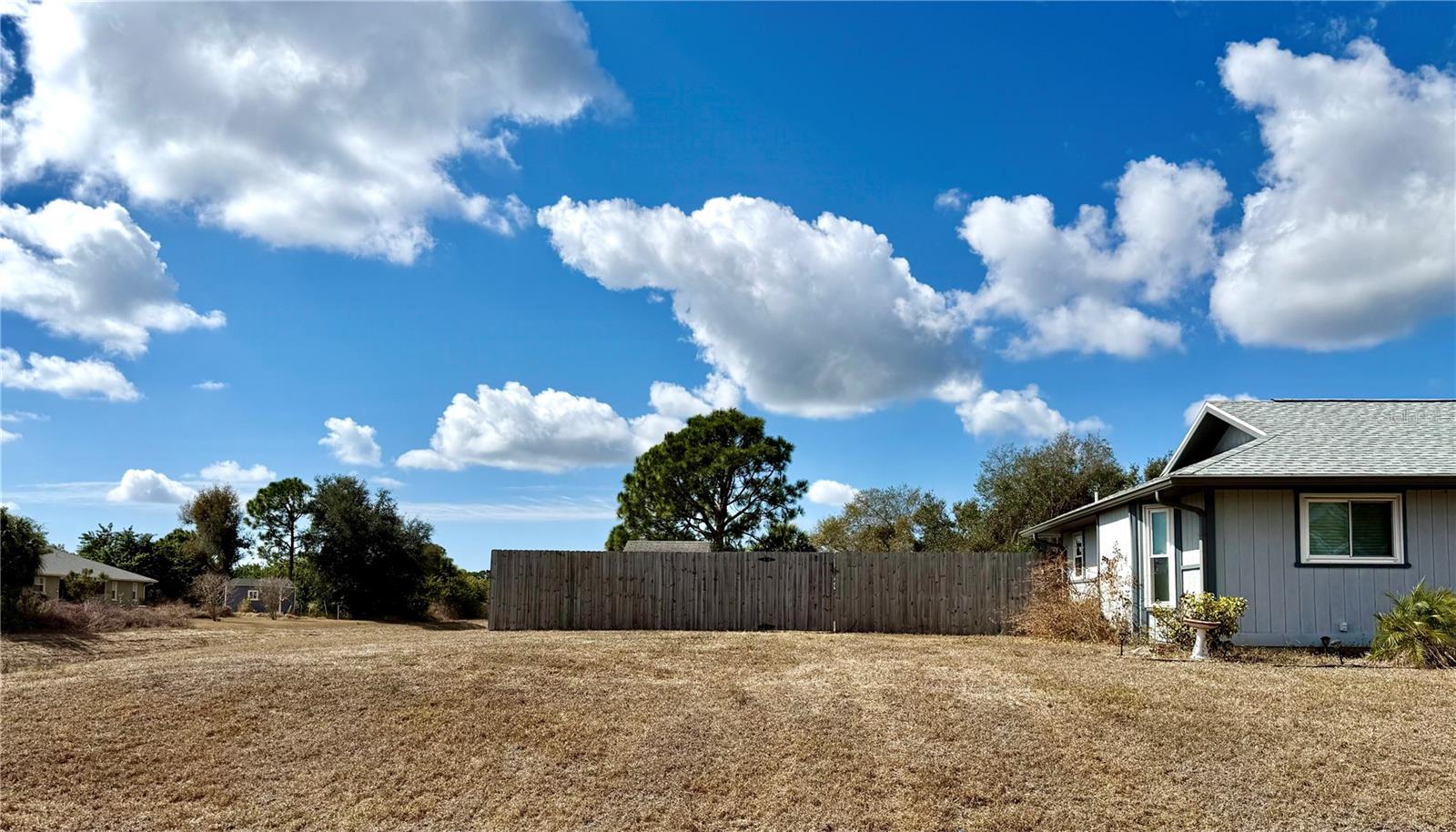 2987 N Biscayne Dr Property Photo 7