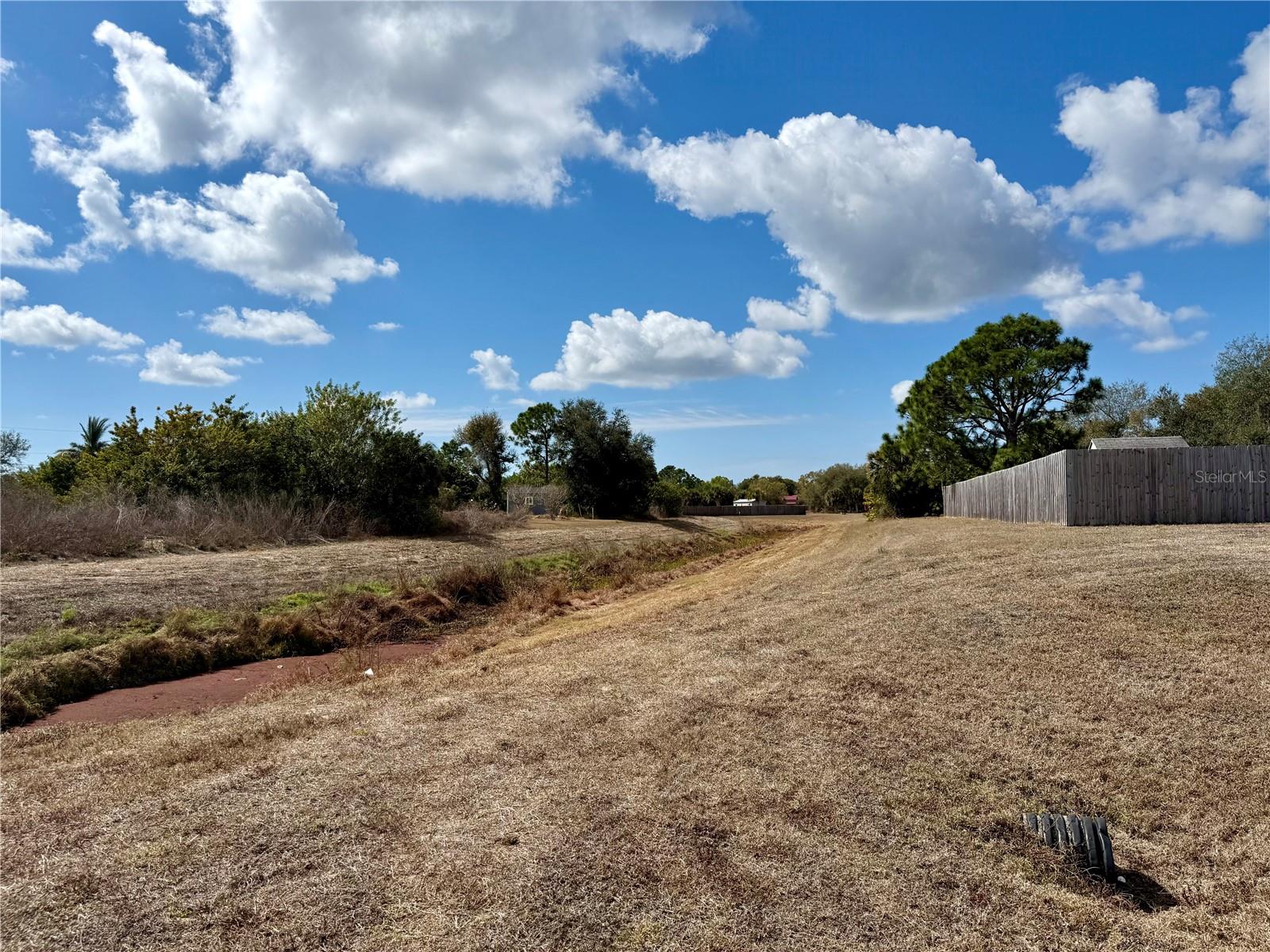 2987 N Biscayne Dr Property Photo 8