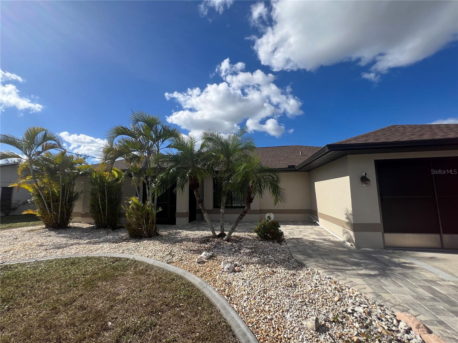 3177 Clifford St Property Photo 1