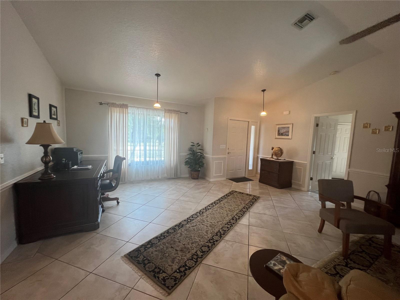 3177 Clifford St Property Photo 6
