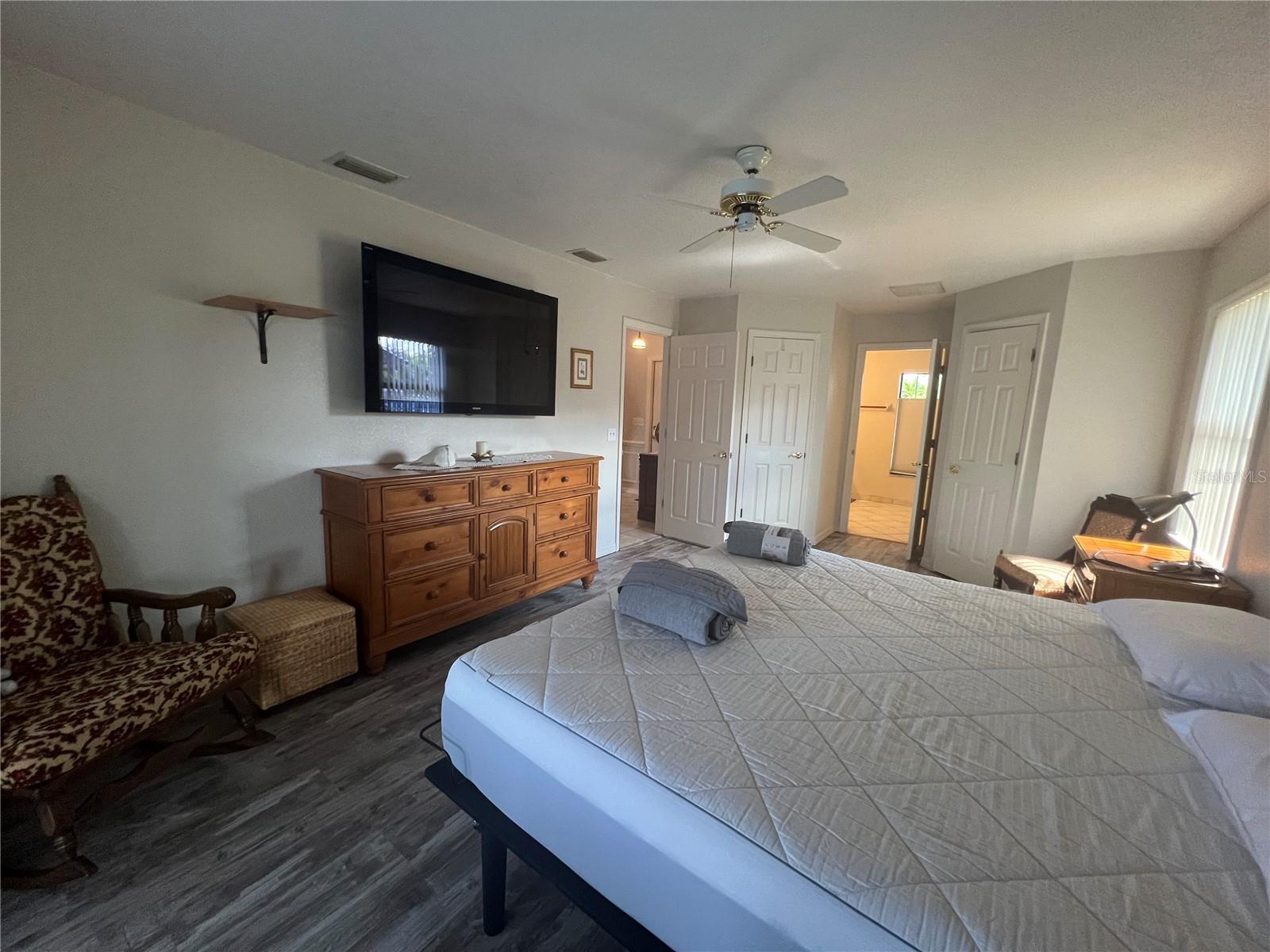 3177 Clifford St Property Photo 12