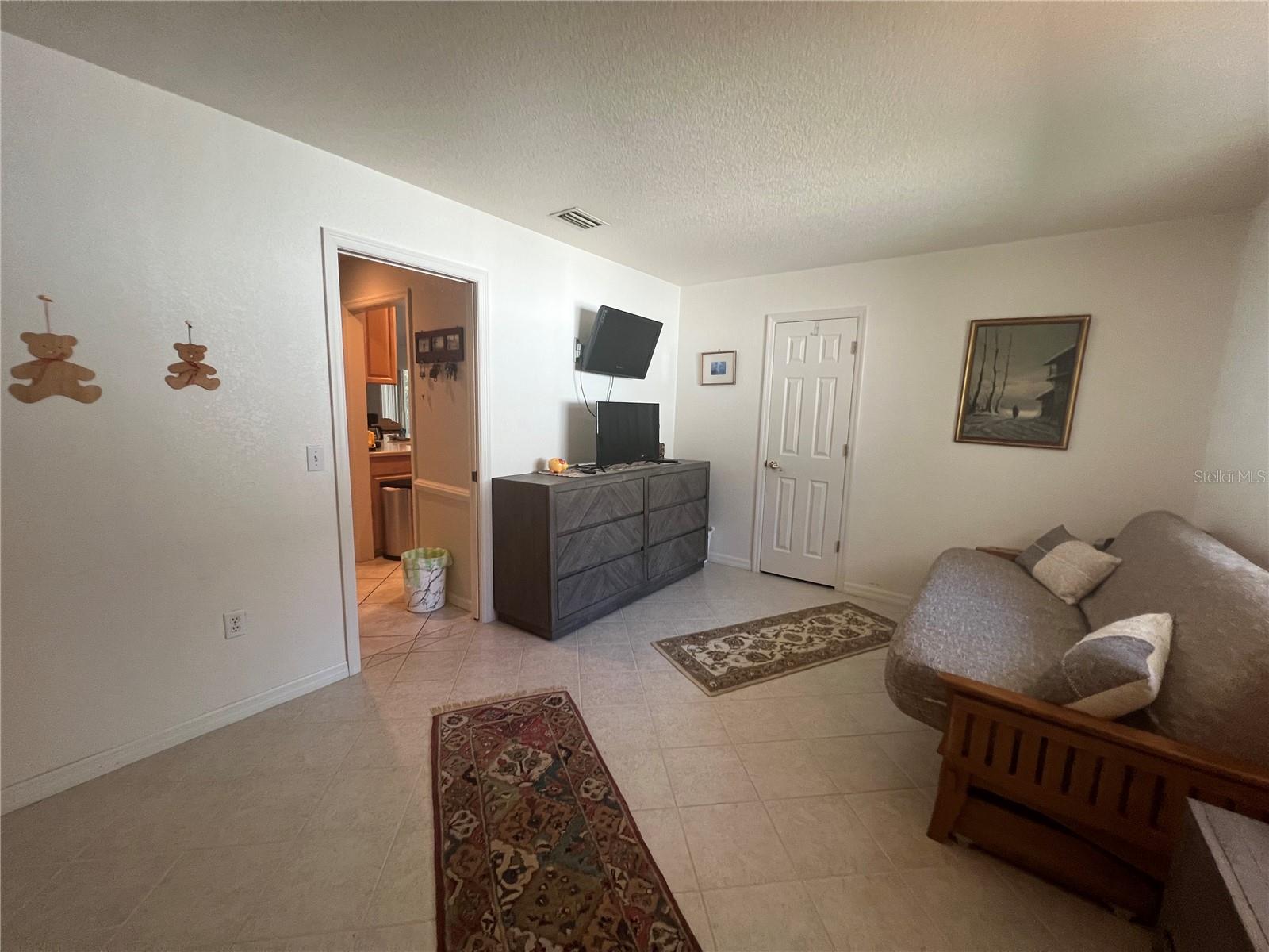 3177 Clifford St Property Photo 15