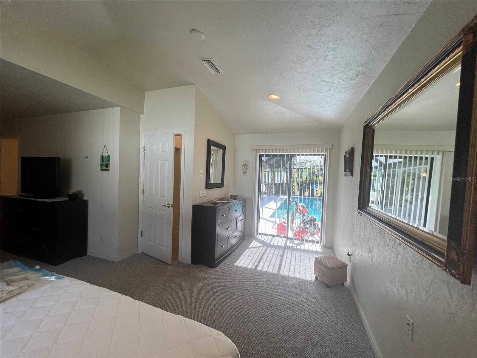 3177 Clifford St Property Photo 22