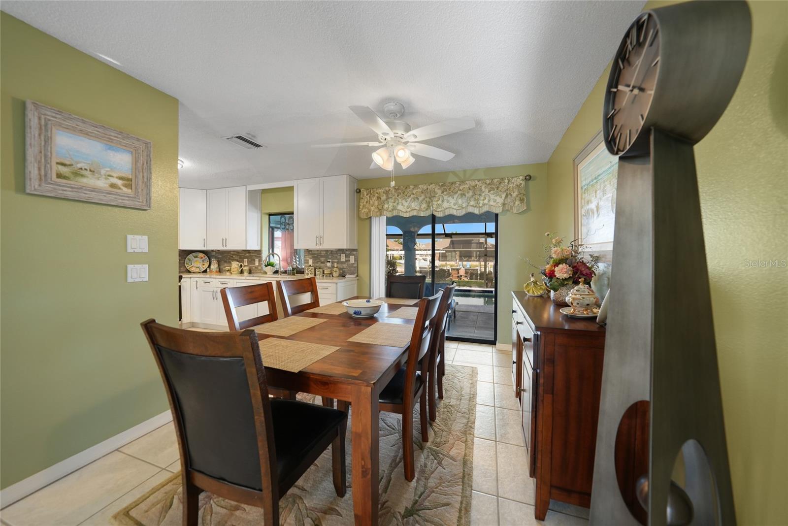 3025 Curry Ter Property Photo 8