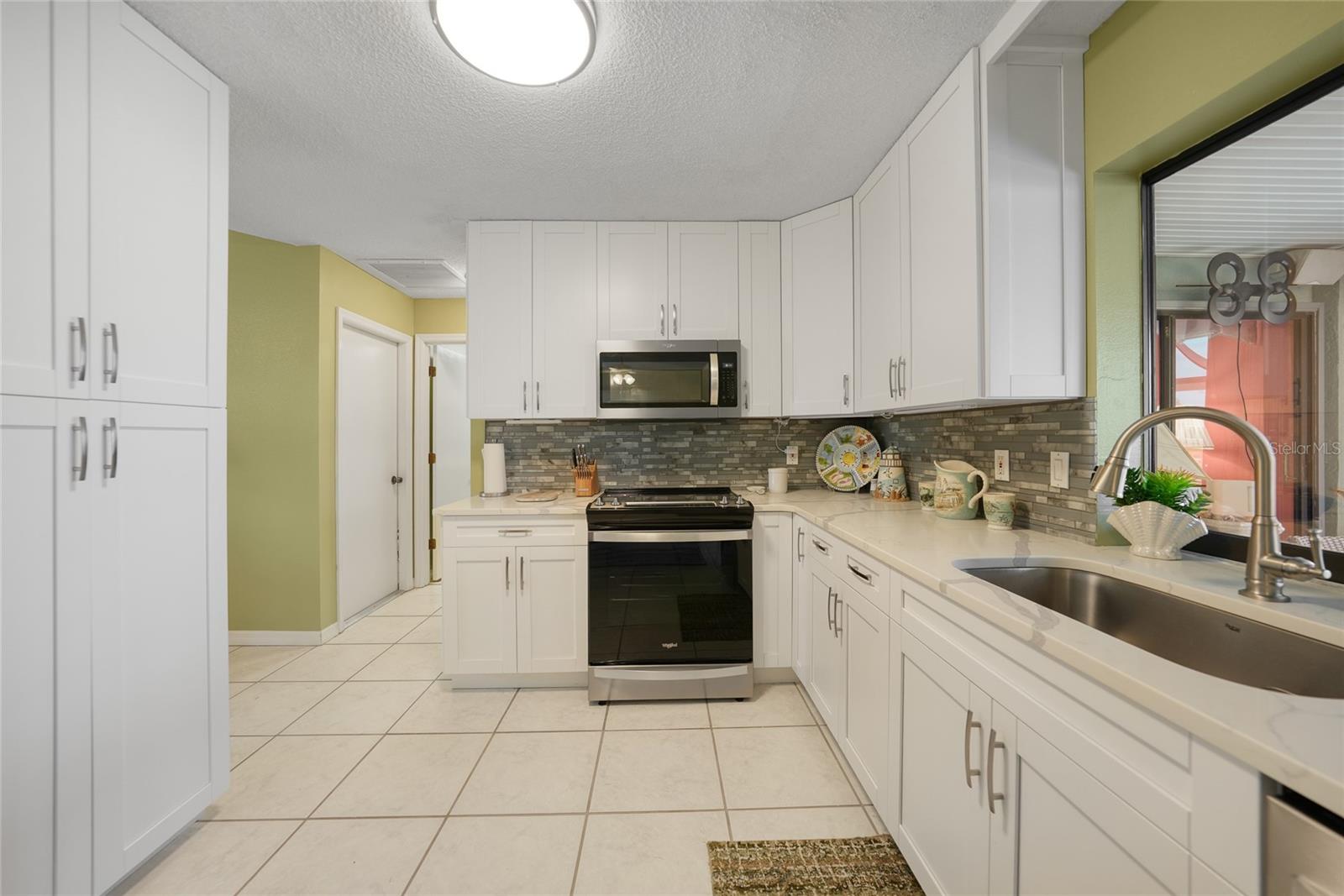 3025 Curry Ter Property Photo 9