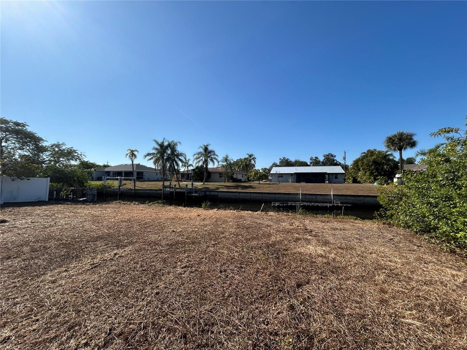 3285 Santa Barbara Dr Property Photo 8