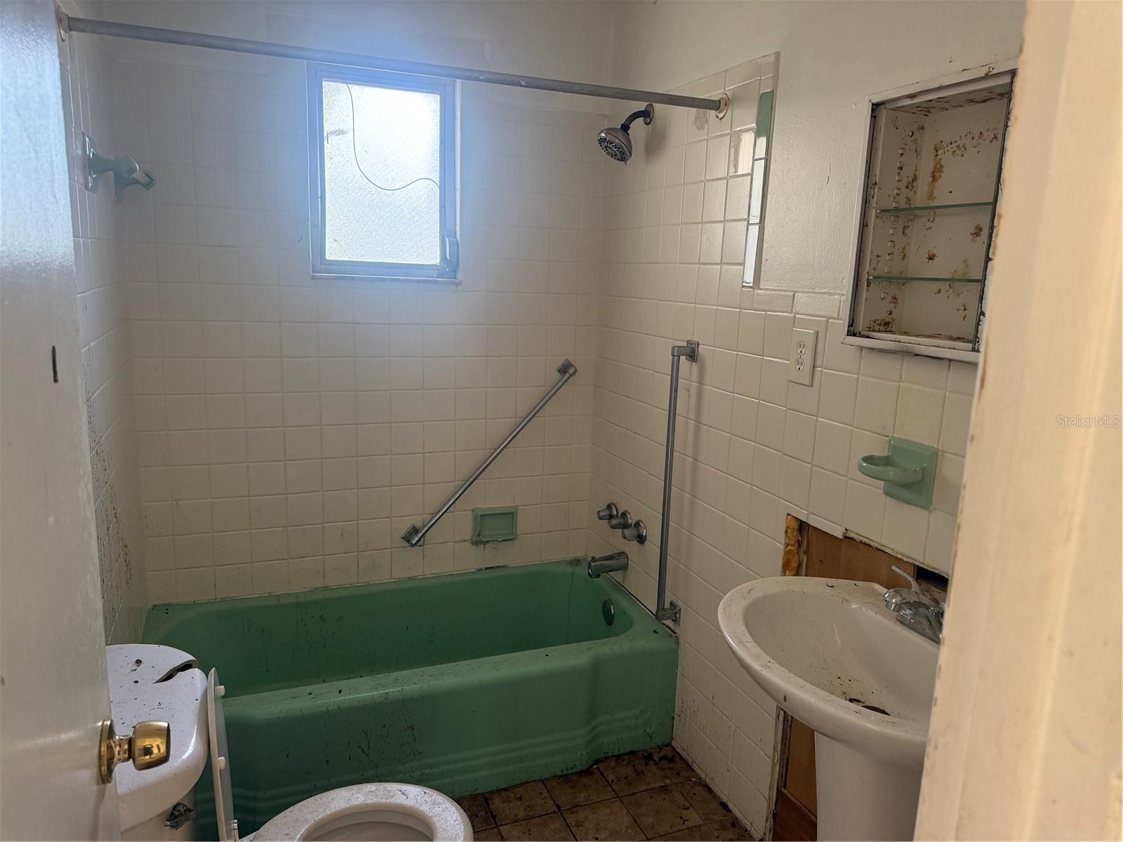 830 Bloxham Ave Property Photo 8