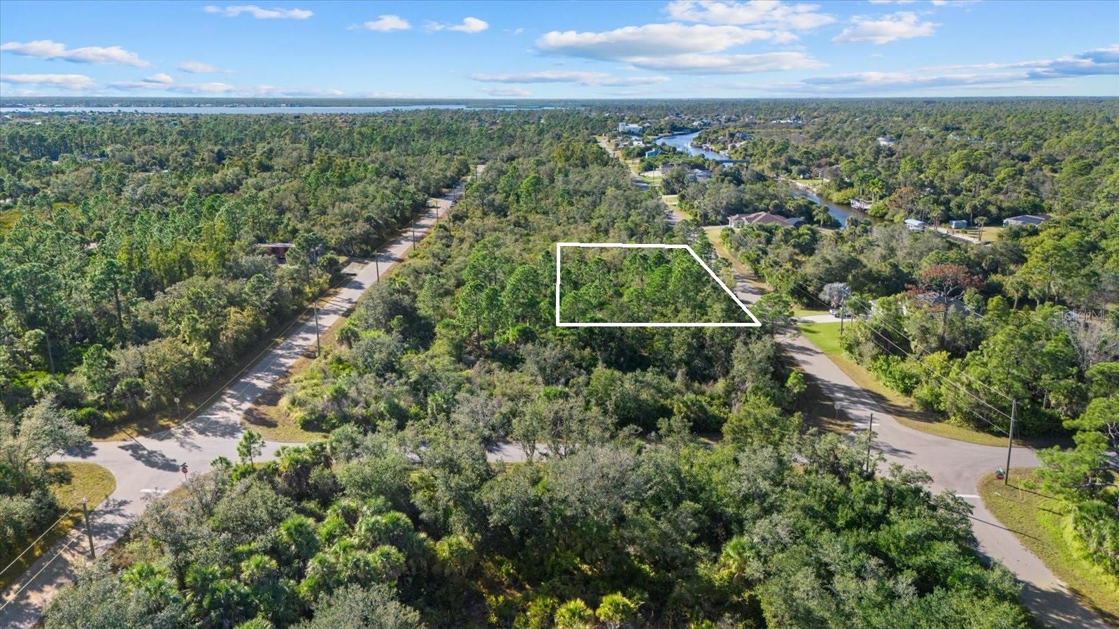 14113 Hydrangea Ave Property Photo 3