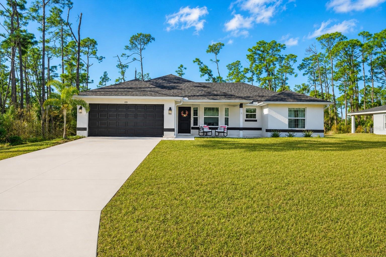 1201 Lotus St Property Photo
