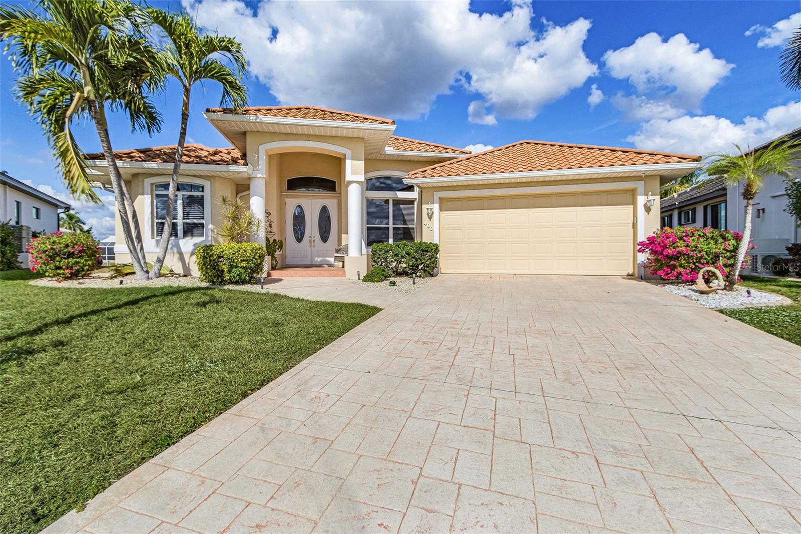 400 GUN CAY LN