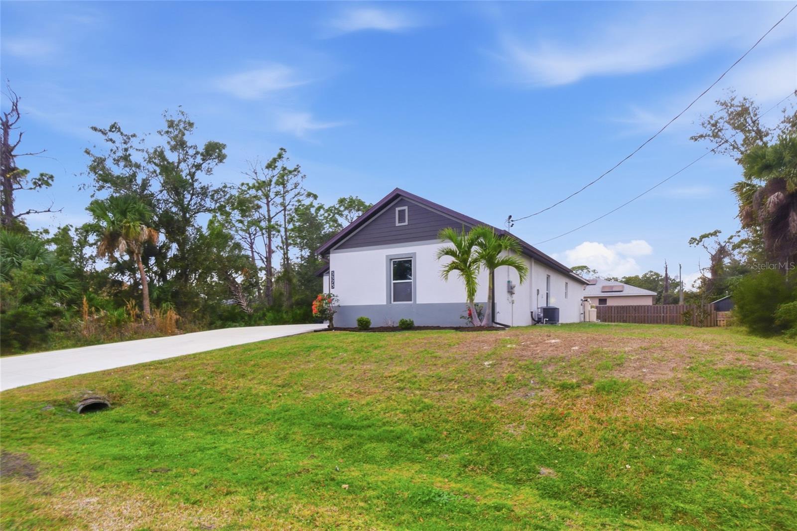 3373 Eagle Pass St Property Photo 3