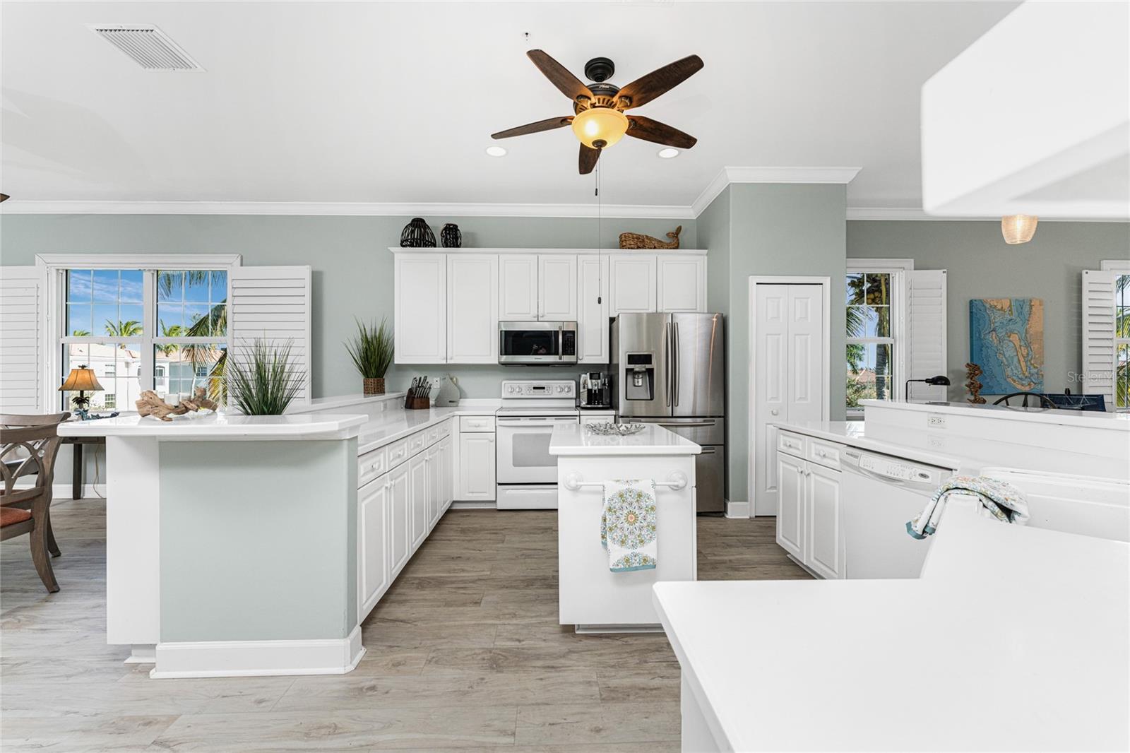 3464 Sunset Key Cir #103 Property Photo 6
