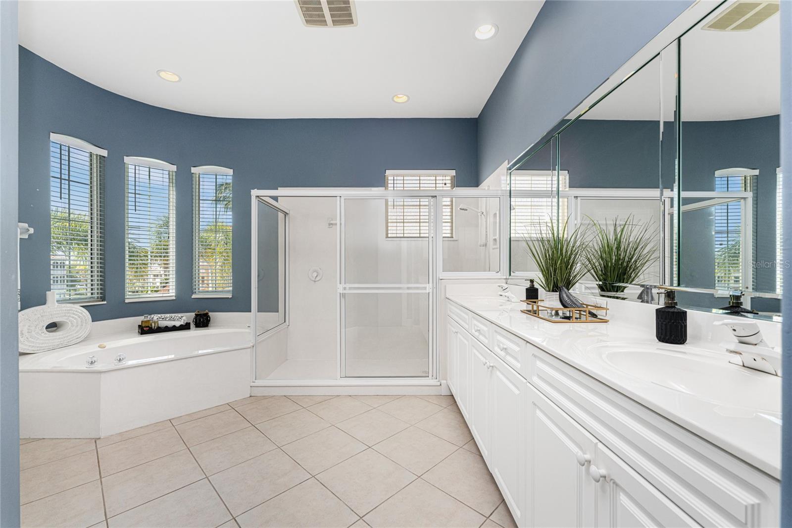 3464 Sunset Key Cir #103 Property Photo 38