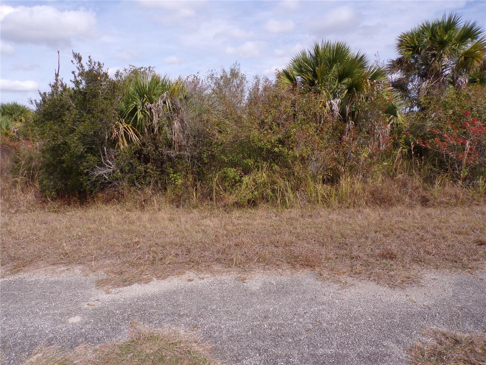 Magellan St Property Photo 2