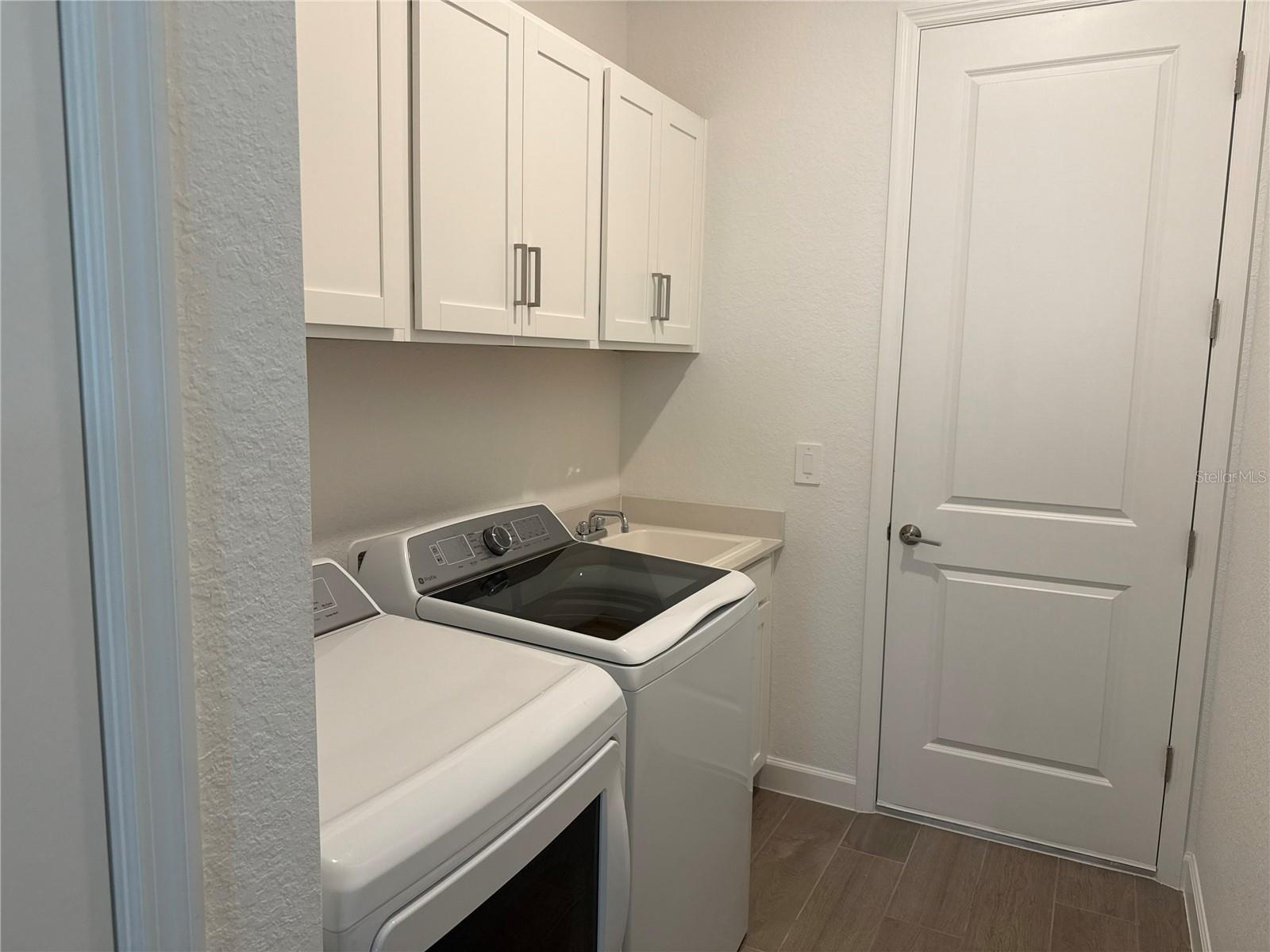 7796 Lakes Edge Ln Property Photo 16