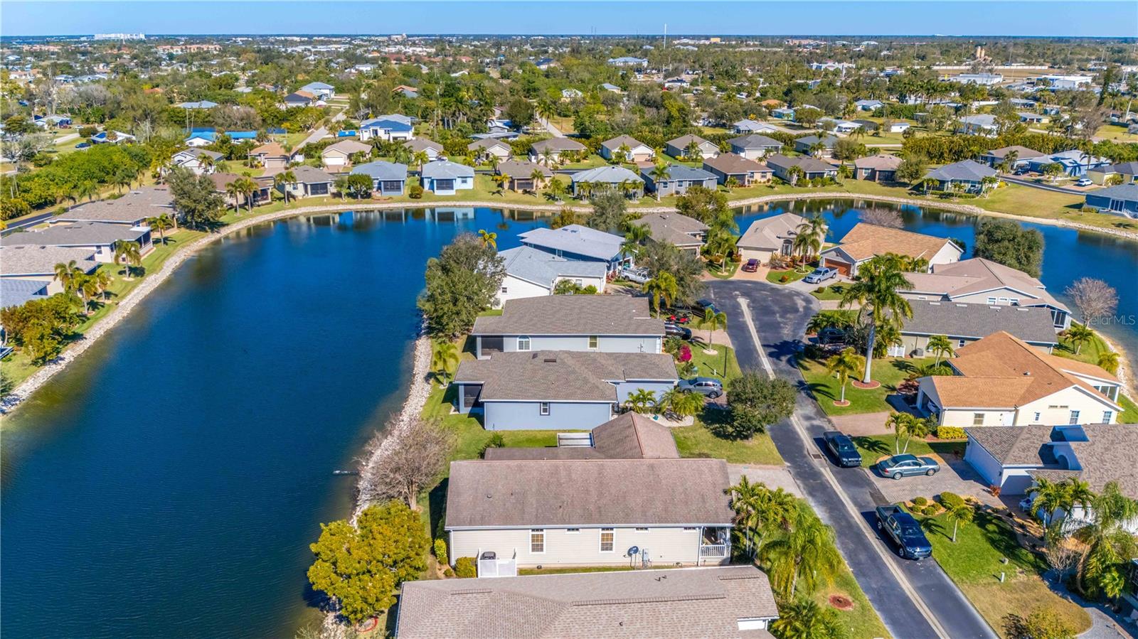 8632 Lake Front Ct Property Photo 4