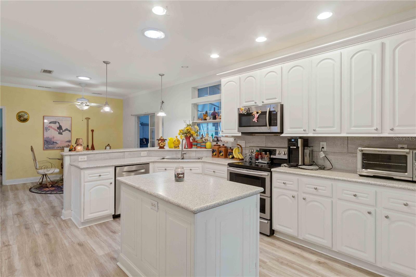 8632 Lake Front Ct Property Photo 17