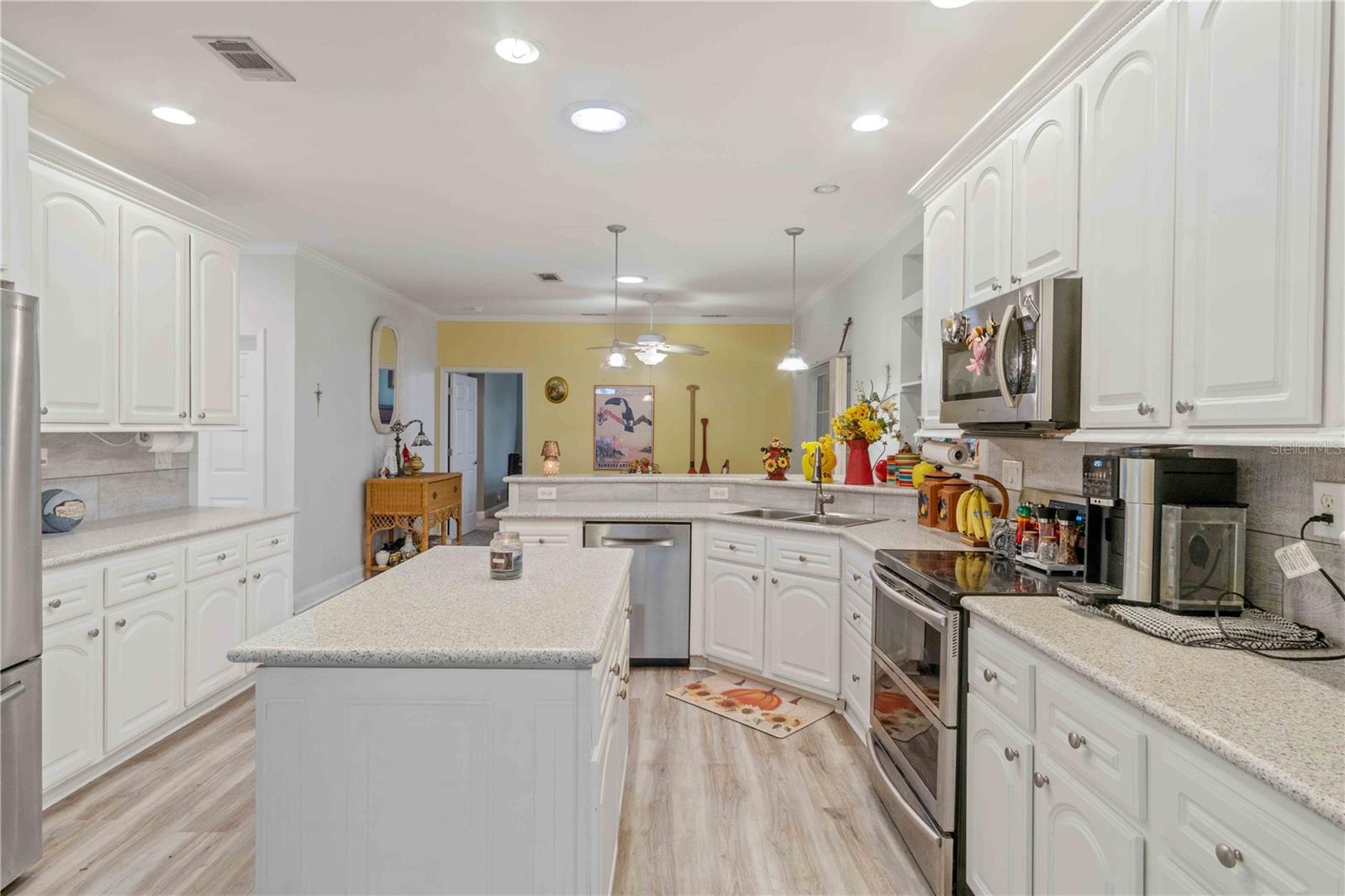 8632 Lake Front Ct Property Photo 20