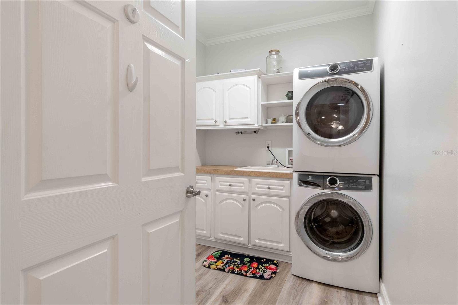 8632 Lake Front Ct Property Photo 46