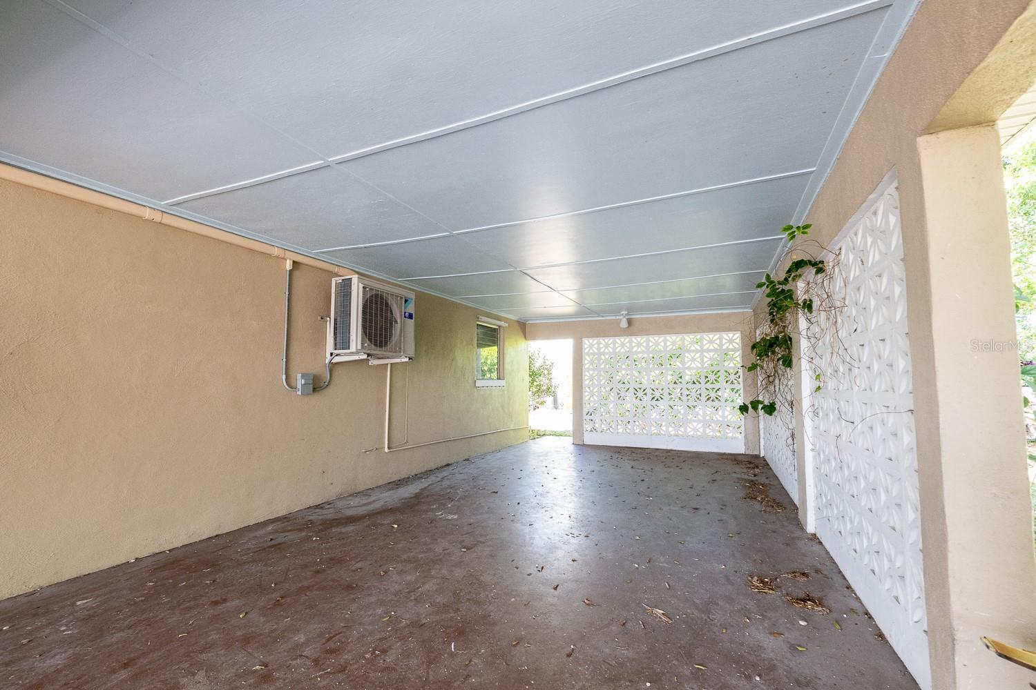 410 W Charlotte Ave Property Photo 5