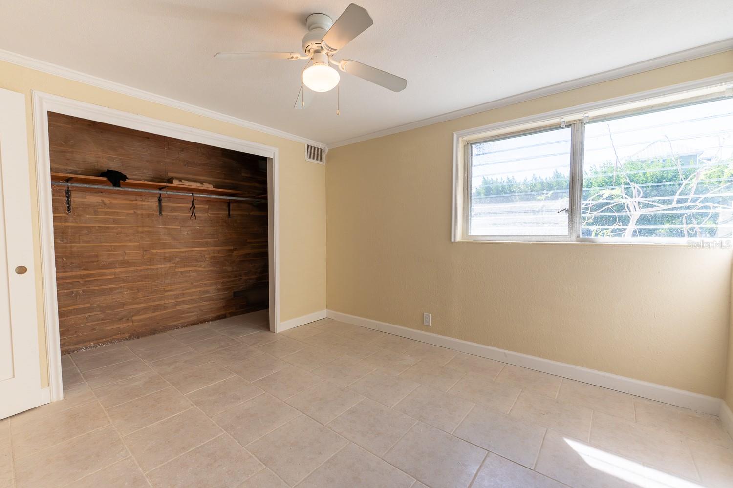 410 W Charlotte Ave Property Photo 9