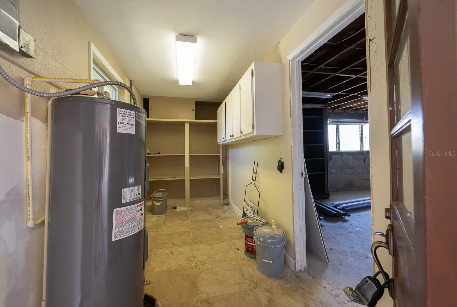 410 W Charlotte Ave Property Photo 26