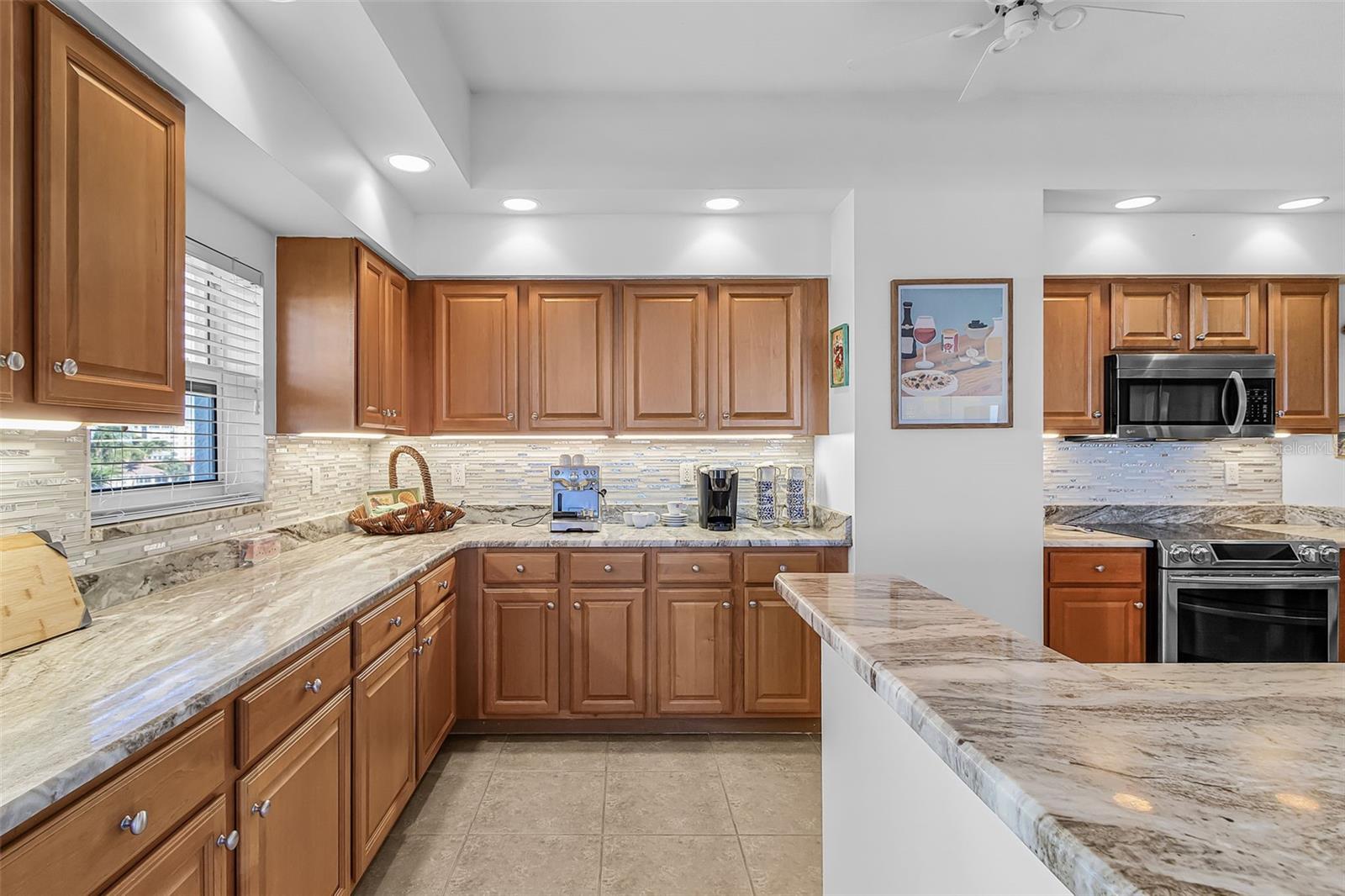 3321 Sunset Key Cir #309 Property Photo 14
