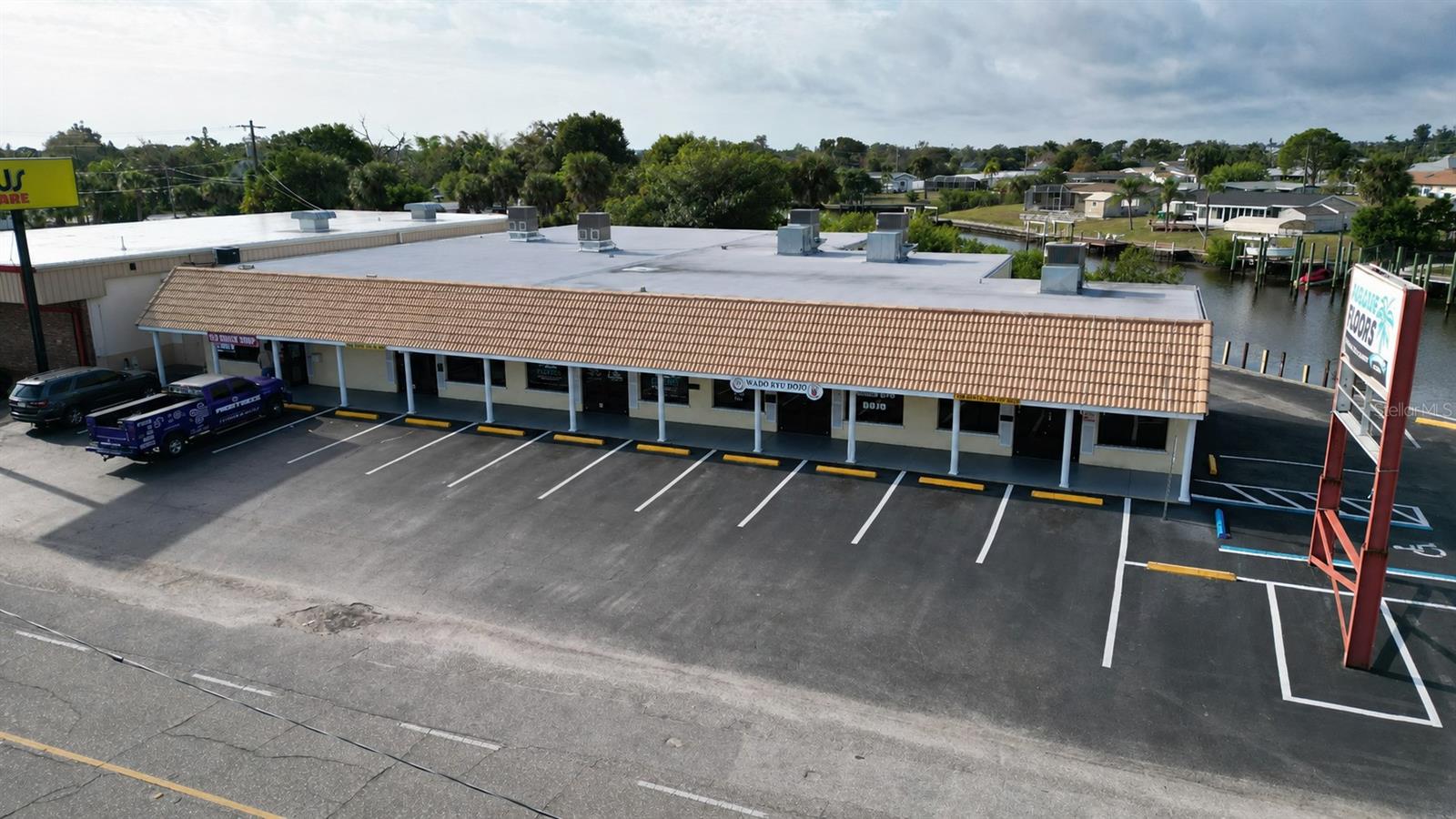 3527 Tamiami Trl #e Property Photo 1
